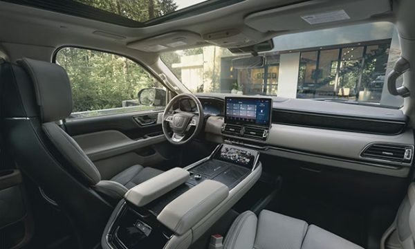 2025-navigator-interior